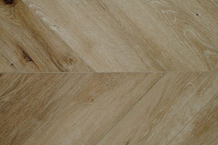 Усовершенствованная кварц-виниловая LVT плитка  DAMY FLOOR Шеврон Версаль