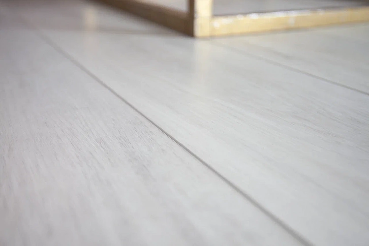 Усовершенствованная кварц-виниловая LVT плитка DAMY FLOOR Семья Дуб Альпийский Усовершенствованная кварц-виниловая LVT плитка DAMY FLOOR Семья Дуб Альпийский